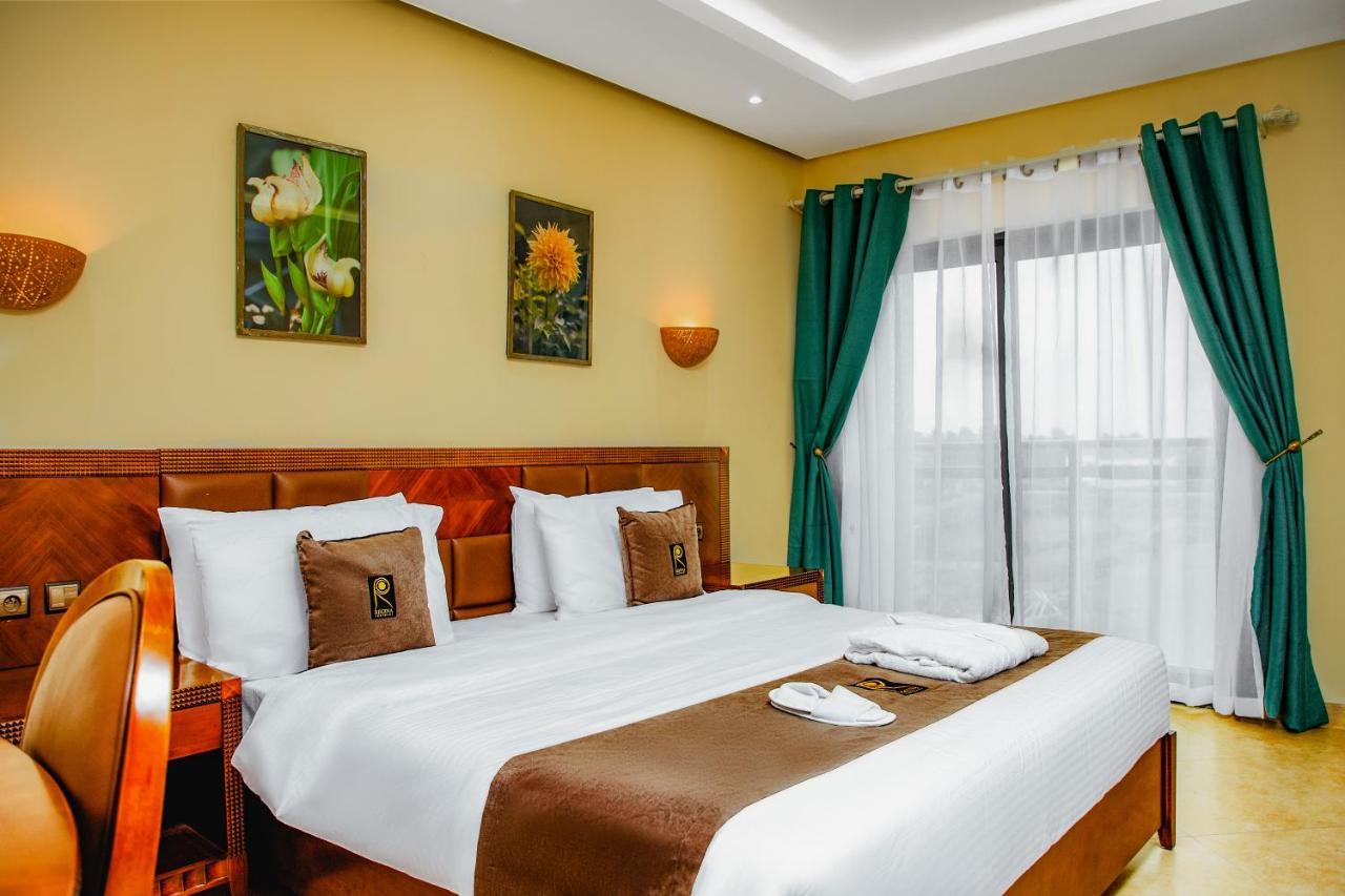 Hotel Regina The Pearl Aneho Екстериор снимка