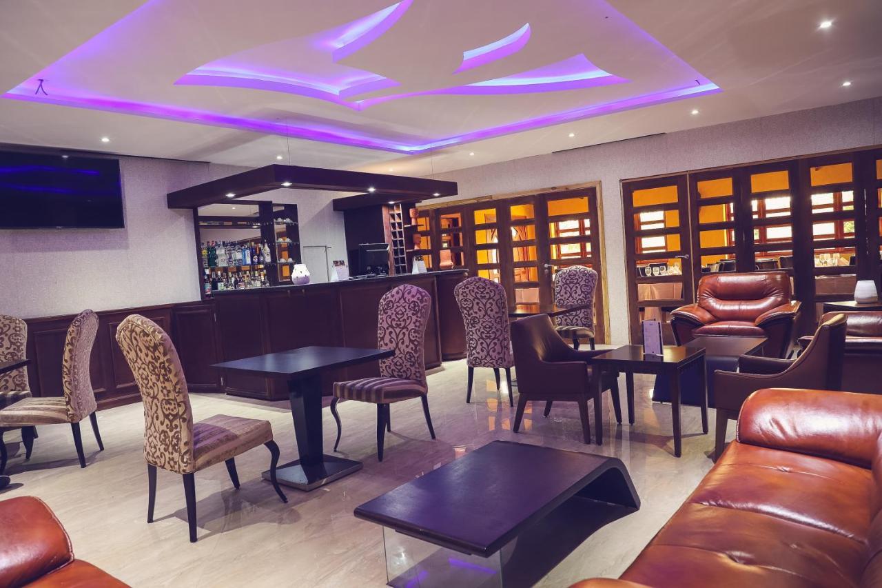 Hotel Regina The Pearl Aneho Екстериор снимка