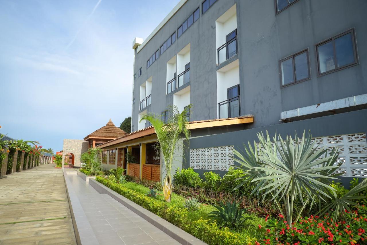 Hotel Regina The Pearl Aneho Екстериор снимка